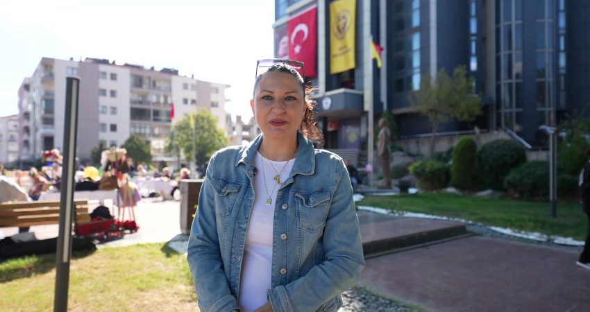 Buca’da anne-kızın “engelleri aşan” el emeği standı Buca Belediyesi Kadın El Emeği Pazarı, ilham veren bir azim