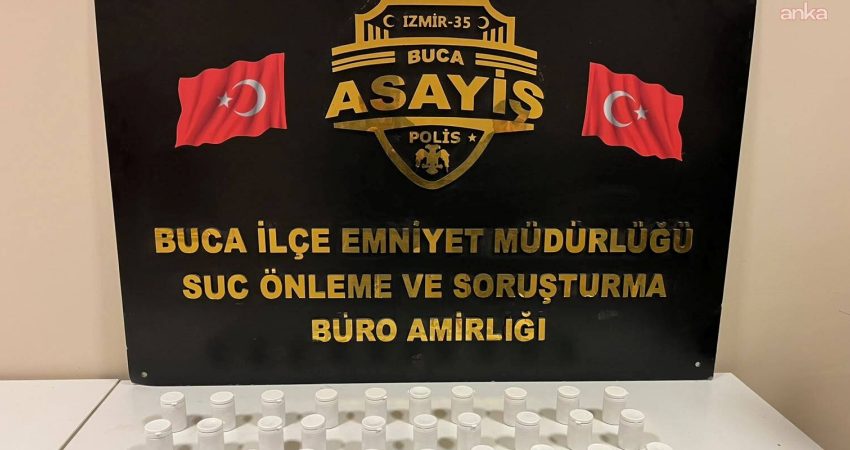 Buca’da uyuşturucu operasyonu: 5 gözaltı İzmir’in Buca ilçesinde polis ekiplerinin düzenlediği uyuşturucu operasyonunda çok sayıda