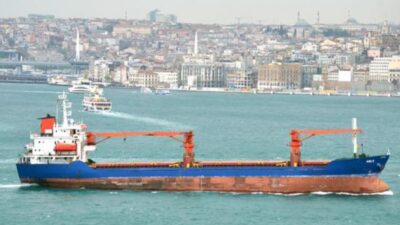 Karadeniz'de Bulgaristan açıklarında iki ticari geminin insansız hava ve deniz