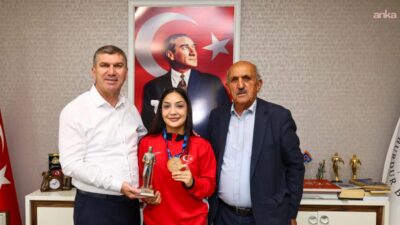 Burdur Belediye Başkanı Ali Orkun Ercengiz, Hırvatistan’da düzenlenen Balkan Güreş