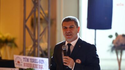 Burdur Belediye Başkanı Ali Orkun Ercengiz, Cumhuriyet'in 103'üncü yılı dolayısıyla