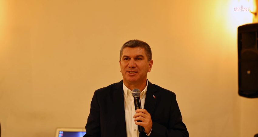 Burdur Belediye Başkanı Ali Orkun Ercengiz, mahalle ve köy muhtarlarıyla