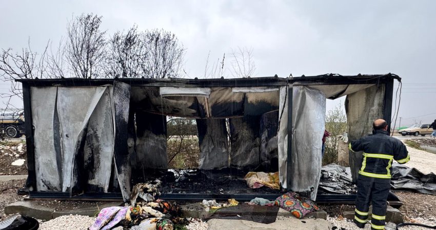 Burdur’un merkeze bağlı Çallıca köyünde, yaşadığı barakada çıkan yangında 85