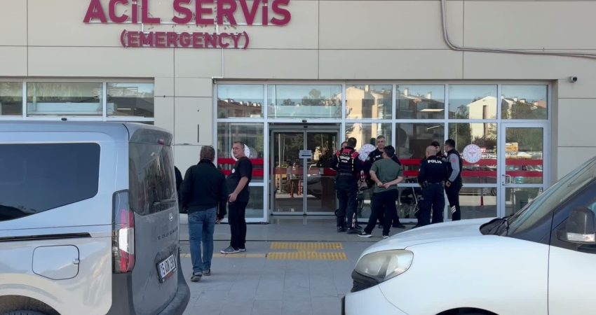 Burdur’un Yeşilova ilçesinde çıkan silahlı kavgada 3 kişi yaralandı. Tüfekten