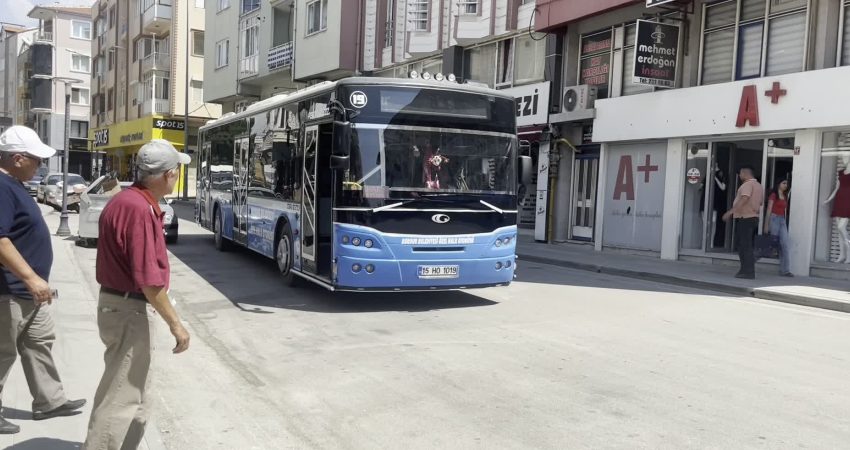 Burdur’da şehir içi otobüs indi-bindi ücreti 50 liraya, üniversite öğrencisi ulaşım