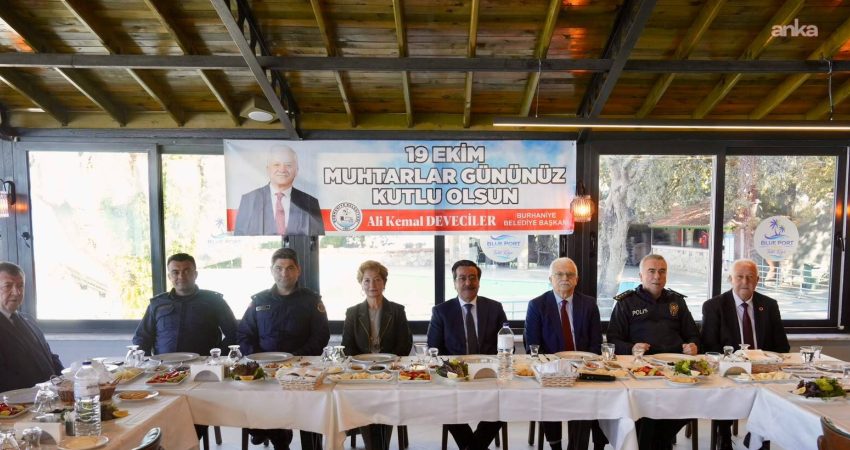 Burhaniye Belediye Başkanı Ali Kemal Deveciler, 19 Ekim Muhtarlar Günü