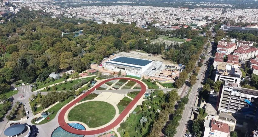 Bursa Büyükşehir Belediye Başkan Vekili Şahin Biba, imalatı süren Atatürk