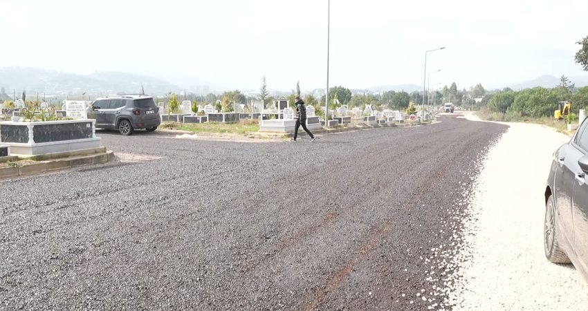 Bursa Büyükşehir Belediyesi, Erdoğanköy Kent Mezarlığı’nın yollarını yeniledi Bursa Büyükşehir Belediyesi, Kestel ilçesindeki Erdoğanköy Kent Mezarlığı’nın iç ve