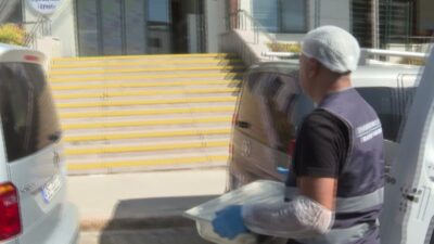 İzmir Büyükşehir Belediyesi, her yaştan öğrenciye yönelik yemek hizmetini Yuvamız