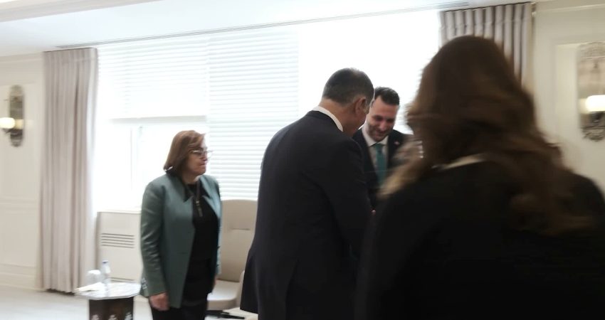 Türkiye Sağlıklı Kentler Birliği ve İzmir Büyükşehir Belediye Başkanı Cemil