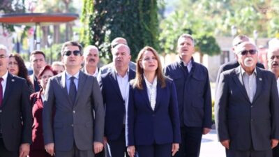 Çeşme Belediye Başkanı Lâl Denizli, Muhtarlar Günü dolayısıyla düzenlenen kahvaltı