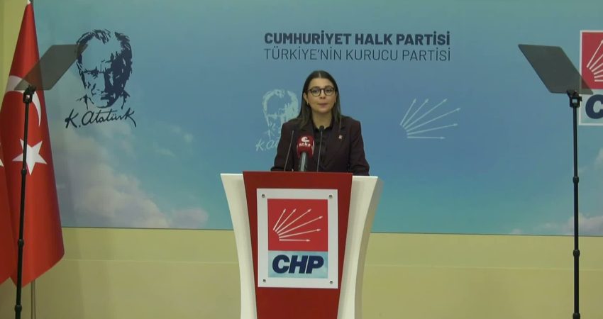 CHP Gençlik Kolları Genel Başkanı Berfin Karan, üniversite öğrencilerinin barınma,