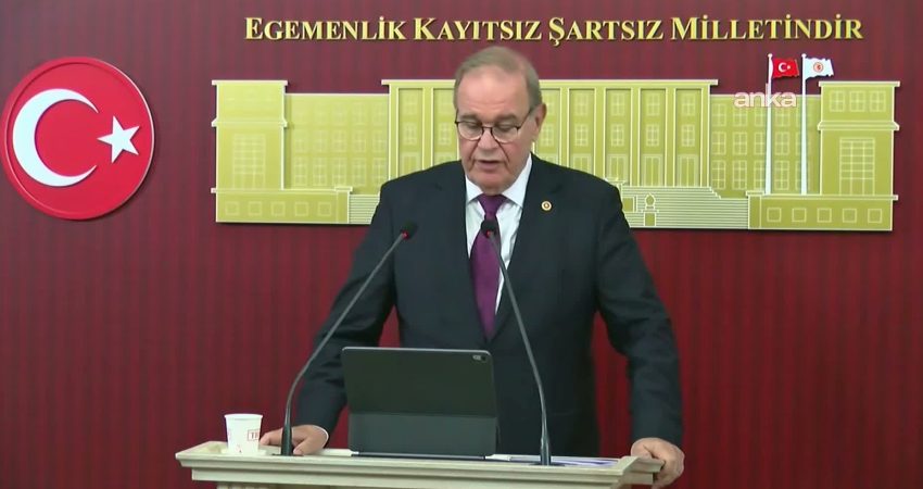 CHP Grup Başkanı Öztrak: “İzmir Büyükşehir Belediyesi’ni AK Partiye teslim edenler, sırtımızdan kurban kesmeye kalkmasınlar” CHP Grup Başkanı Faik Öztrak, “İzmir Büyükşehir Belediyesini ilk defa