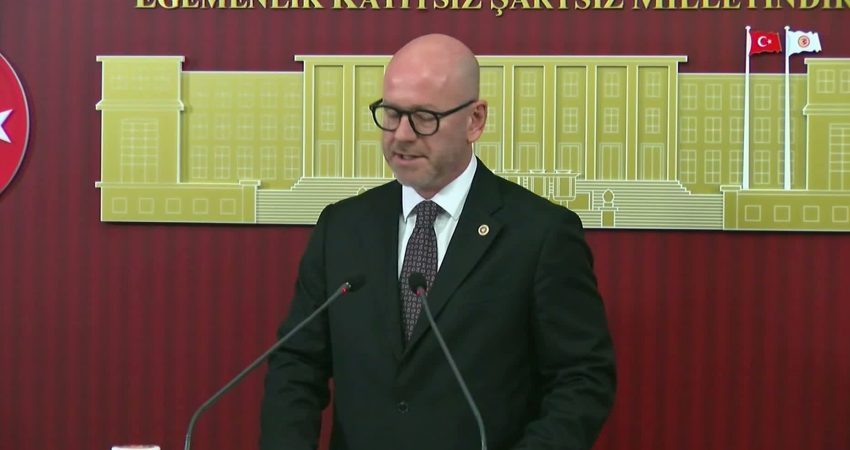 CHP Grup Başkanvekili Serkan Sarı, Halk TV'ye kayyım atanmasına ilişkin,