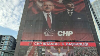 CHP İstanbul İl Başkanı Mehmet Ali Yüksel, partisinin ilçe başkanlarıyla