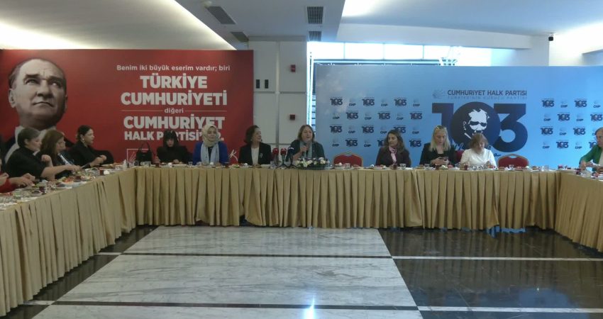 CHP Kadın Kolları Genel Başkanı Ayten Gülsever, Muhtarlar Haftası dolayısıyla