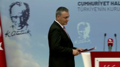 CHP Parti Sözcüsü Müslim Sarı, İzmir Büyükşehir Belediye Başkanı Cemil