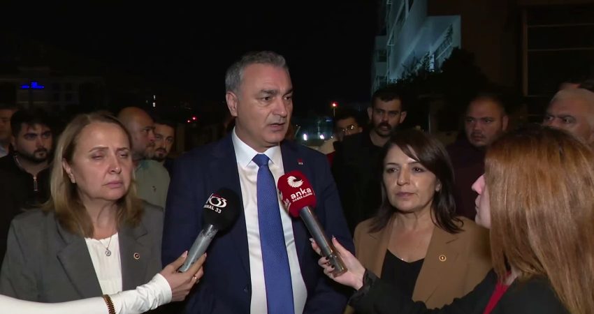 CHP Sözcüsü Müslim Sarı, Mersin’de belediye başkanlarına ilişkin adli sürecin