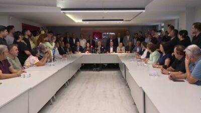 CHP Sözcüsü Müslim Sarı, Mersin’de üç belediye başkanının gözaltına alınmasına