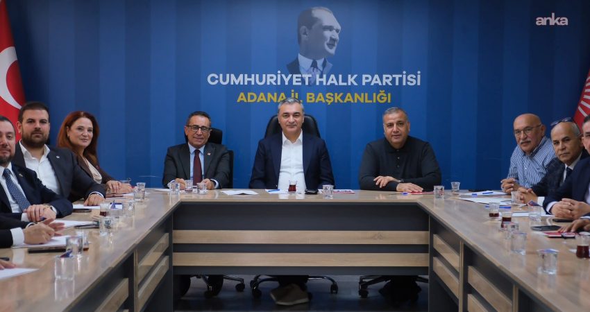CHP Sözcüsü Sarı, Çukurova Belediye Başkan Vekilliği seçimi öncesinde meclis üyeleri ile bir araya geldi CHP Sözcüsü Müslim Sarı, Çukurova Belediye Başkanı Emrah Kozay'ın tutuklanmasının