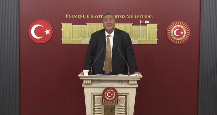 CHP’li Gürer: “Sorunları çözmekten çok mevcut durumu sürdürmeyi hedefleyen bir bütçe var” CHP Niğde Milletvekili Ömer Fethi Gürer, 2027 yılı Merkezi Yönetim