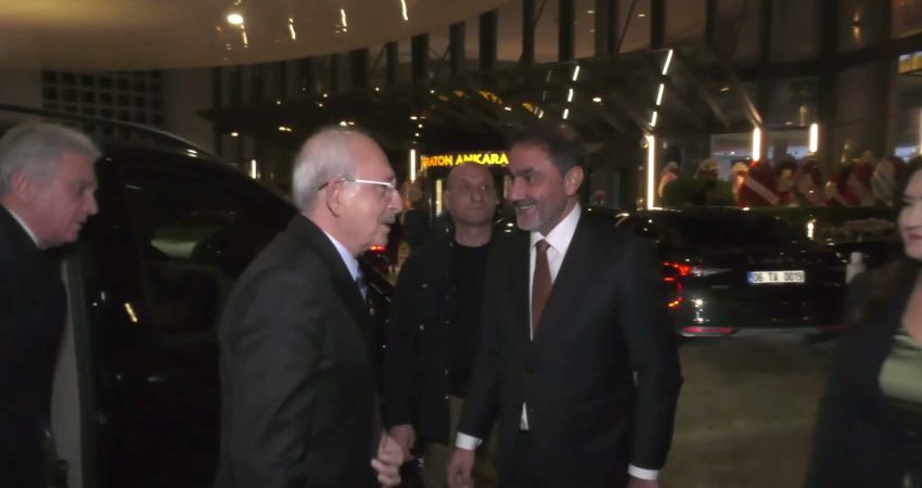 CHP’li Gürsel Erol’un oğlu Erencan Erol ile Yaren Köseoğlu dünyaevine girdi CHP Elazığ Milletvekili Gürsel Erol’un oğlu Erencan Erol ile Yaren