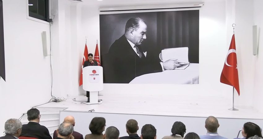 CHP Genel Başkan Yardımcısı Yıldırım Kaya, Parti Okulu Eğitim Programı'nda