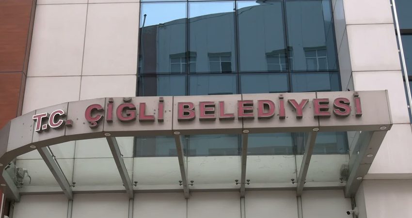 Çiğli Belediye Başkanı Onur Emrah Yıldız’ın AK Parti’ye katılmasının ardından