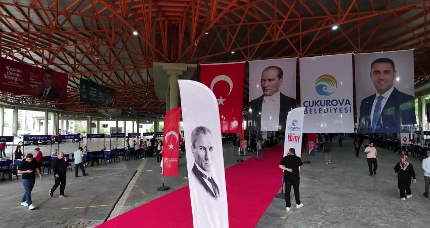 Çukurova’da iş arayanlarla işverenler 3. Kariyer Fuarı’nda buluştu Çukurova Belediyesi tarafından "Kariyerine Tam İsabet!" sloganıyla düzenlenen 3. Kariyer