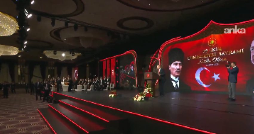 Cumhurbaşkanı Erdoğan, ABD Başkanı Trump ile telefonda görüştü İletişim Başkanlığı, ABD Başkanı Donald Trump’ın, Cumhurbaşkanı Recep Tayyip Erdoğan’ı