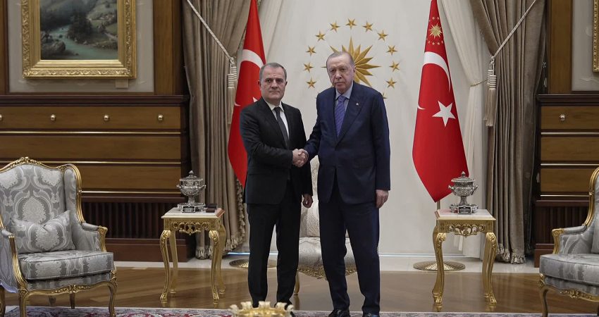 Cumhurbaşkanı Erdoğan, Azerbaycan Dışişleri Bakanı Bayramov’u kabul etti Cumhurbaşkanı Recep Tayyip Erdoğan, Azerbaycan Dışişleri Bakanı Ceyhun Bayramov'u Cumhurbaşkanlığı'nda