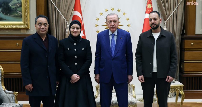 Cumhurbaşkanı Recep Tayyip Erdoğan, Gazze’de İsrail’in saldırısı sonucu bir araçta