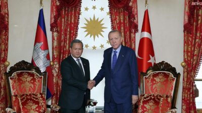 Cumhurbaşkanı Recep Tayyip Erdoğan, Cumhurbaşkanlığı Dolmabahçe Ofisi'nde Kamboçya Başbakanı Hun