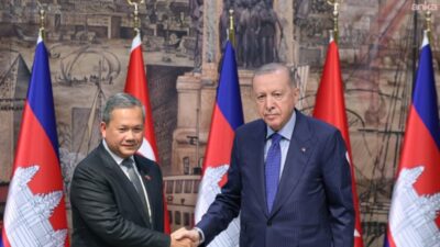 Cumhurbaşkanı Erdoğan: Kamboçya ile ticaretimizi 1 milyar dolara çıkarma çabalarımız sürüyor Cumhurbaşkanı Recep Tayyip Erdoğan, Kamboçya Başbakanı Hun Manet ile düzenlediği