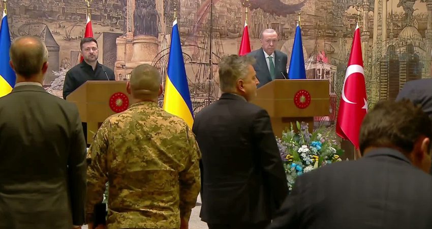 Cumhurbaşkanı Erdoğan: Karadeniz’deki saldırıları kabul etmemiz mümkün değildir Cumhurbaşkanı Recep Tayyip Erdoğan, Ukrayna Devlet Başkanı Volodimir Zelenski ile