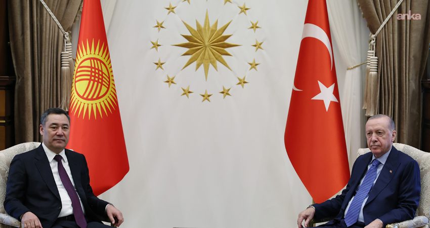 Cumhurbaşkanı Erdoğan, Kırgızistan Cumhurbaşkanı Caparov ile görüştü Cumhurbaşkanı Recep Tayyip Erdoğan, Türk Devletleri Teşkilatı (TDT) 13. Zirvesi