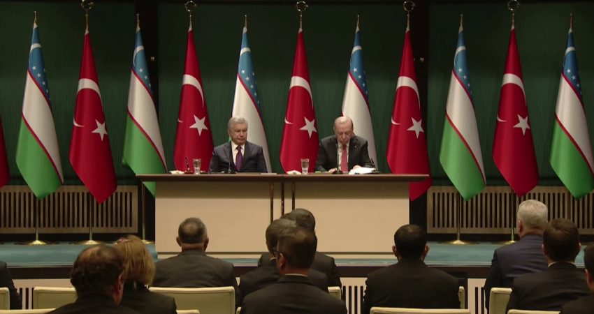 Cumhurbaşkanı Recep Tayyip Erdoğan, Özbekistan Cumhurbaşkanı Şevket Mirziyoyev ile Cumhurbaşkanlığı'nda