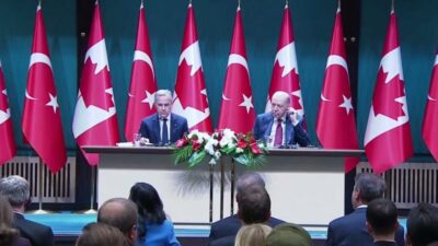 Cumhurbaşkanı Erdoğan: “Türkiye ve Kanada arasında yeni bir dönemi başlatıyoruz” Cumhurbaşkanı Recep Tayyip Erdoğan, Kanada ile ilişkilerin "stratejik ortaklık" seviyesine