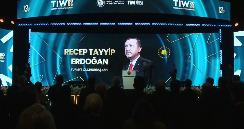 Cumhurbaşkanı Recep Tayyip Erdoğan, "Benim ihracatçı kardeşim, bir konteyner daha