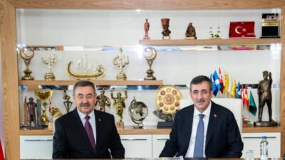 Cumhurbaşkanı Yardımcısı Cevdet Yılmaz, Gölbaşı Belediye Başkanı Yakup Odabaşı’nı ziyaret