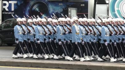 Cumhuriyet'in kuruluşunun 103'üncü yıl dönümü dolayısıyla Ankara'da TBMM önünden Birinci