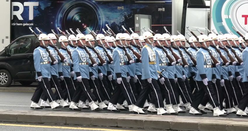 Cumhuriyet'in kuruluşunun 103'üncü yıl dönümü dolayısıyla Ankara'da TBMM önünden Birinci