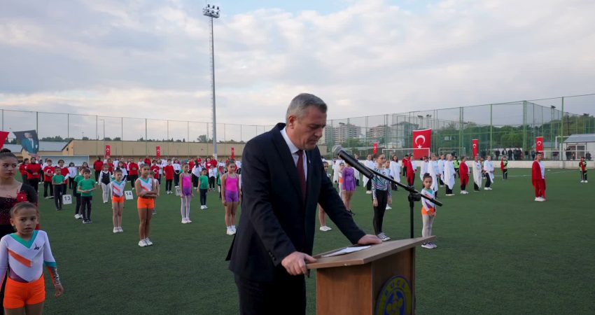 Buca’da 29 Ekim Cumhuriyet Bayramı, spor gösterileri, geleneksel kortej yürüyüşü