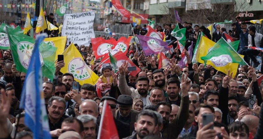 DEM Parti, 24 Ekim’de bütçe kampanyası başlatıyor: “Ekmek, Barış ve Adalet İçin Bütçe” DEM Parti, 2027 bütçe görüşmeleri öncesinde "Ekmek, Barış ve Adalet