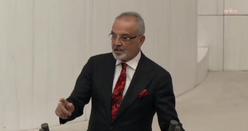 DEM Partili Sırrı Sakık’tan faili meçhul cinayetler için Adalet Bakanlığı’na başvuru DEM Parti Ağrı Milletvekili Sırrı Sakık, ağabeyi Abdulsamet Sakık ile