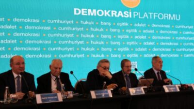 Demokrasi Platformu'ndan yapılan açıklamada, Halk TV'ye kayyım atanmasına ilişkin, "Medya