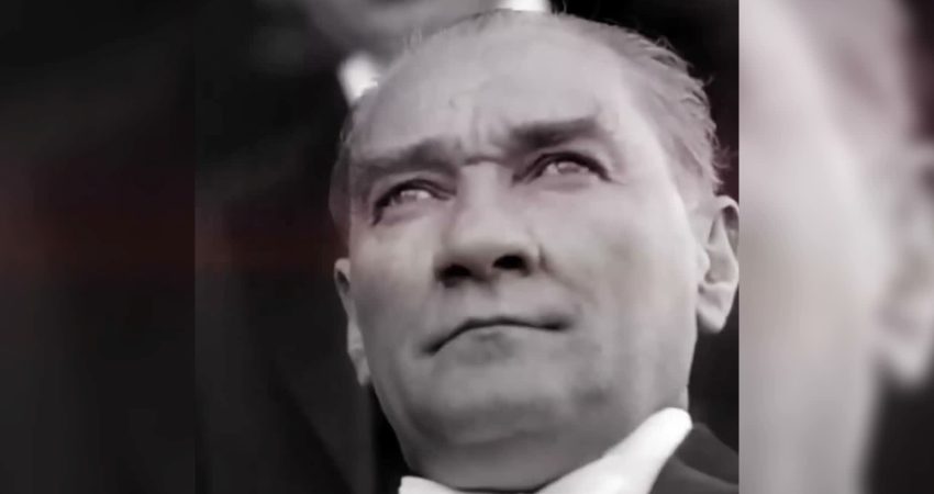 İYİ Parti Genel Başkanı Müsavat Dervişoğlu, Cumhuriyet'in ilanının 103. yıl