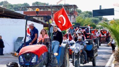 Didim Tarım Şenliği’nde kadın çiftçilerden traktör korteji Didim Belediyesi tarafından “Topraktan Geleceğe: Üreten Didim” temasıyla düzenlenen Tarım