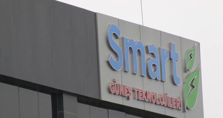 DİSK Genel Başkanı Arzu Çerkezoğlu, İzmir’in Aliağa ilçesindeki Smart Solar