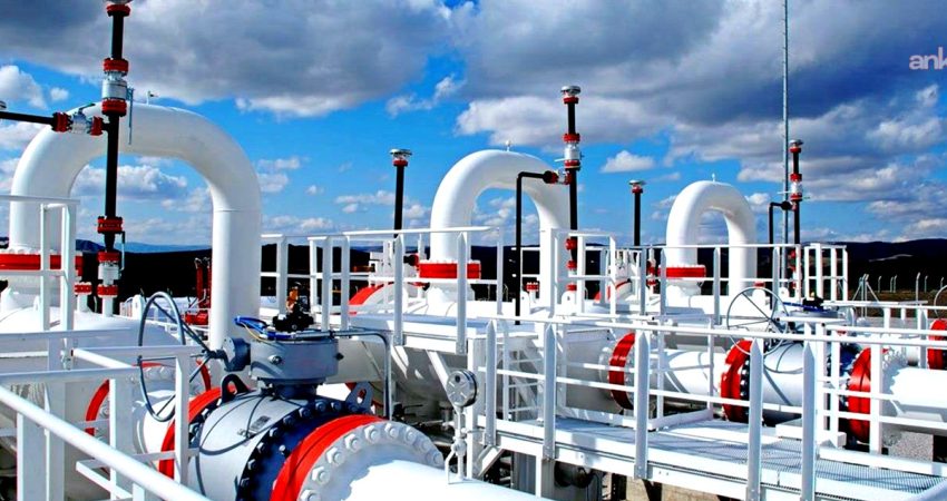 Doğal gazda yeni zirve: Bir metreküp gaz, 1 doları aştı, Türkiye’nin de gaz faturası artacak Küresel düzeyde yaşanan gerilimler, petrol ve doğal gaz fiyatlarının tırmanmasına